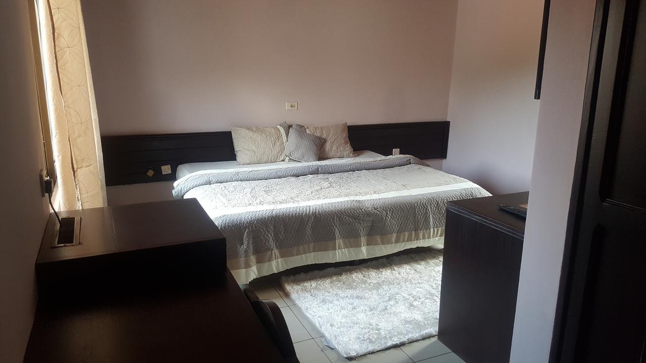 First Choice Hotel Аккра Экстерьер фото