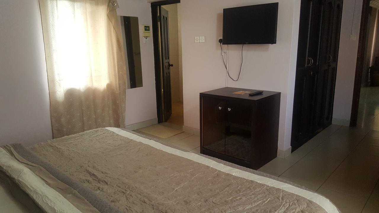 First Choice Hotel Аккра Экстерьер фото